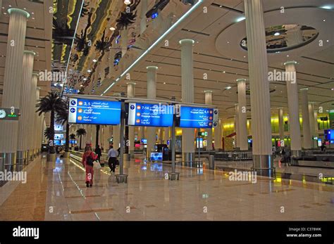 Dubai Airport Arrivals .